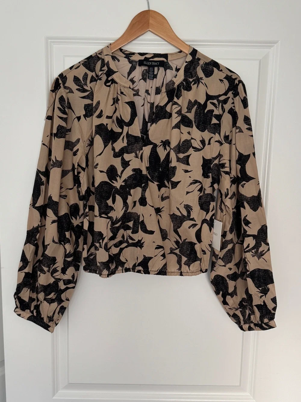 Ellen Tracy Balloon Sleeve Cropped Top
